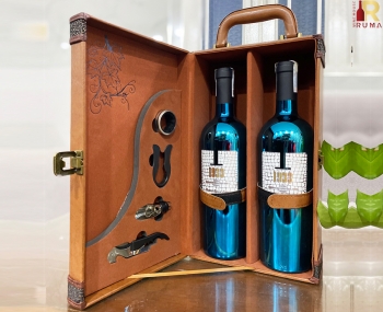 Set quà tặng hộp da 2 chai rượu vang Ý 1933 Blue kèm bộ phụ kiện
