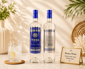 Rượu Vodka Năm Sao Hà Nội 700ml