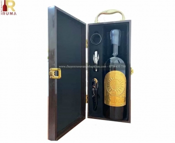 Set quà tặng tết hộp sơn mài 1 chai rượu vang Ý Tolucci 17