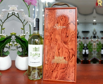 Quà tặng tết hộp sơn mài nâu 1 chai rượu vang Pháp 1982 trắng