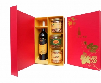Hộp quà tặng tết rượu vang Chile Julio Lopez