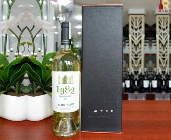 Quà tặng tết hộp da 1 chai vang Pháp 1982 trắng