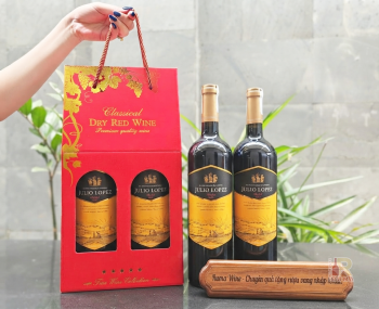 Quà tặng rượu vang Chile giá rẻ Julio Lopez