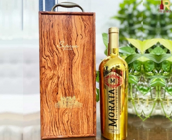 Set quà tặng tết hộp sơn mài nâu 1 chai rượu vang Ý Morata Topaz