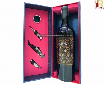 Quà tặng 1 chai rượu vang Ý Tolucci 16 kèm phụ kiện