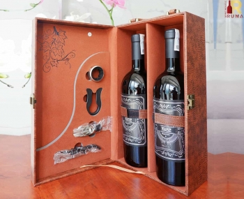 Set quà tặng hộp da 2 chai rượu vang Ý 1922 kèm bộ phụ kiện