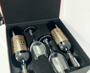 Bộ quà tặng tết vang Zeros kèm ly vang