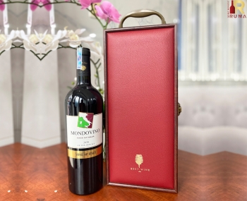 Bộ quà tặng tết hộp gỗ mặt da 1 chai vang Ý Mondovino Rosso