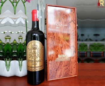 Set quà tặng tết hộp sơn mài nâu 1 chai rượu vang Ý Stefano