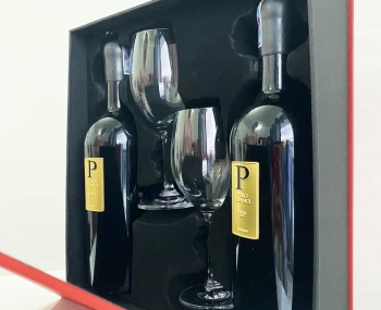 Bộ quà tặng tết vang Piero kèm ly vang