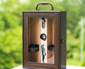 Hộp gỗ mặt kính đựng 2 chai rượu vang