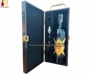 Set quà tặng tết hộp sơn mài 1 chai rượu vang Ý 68