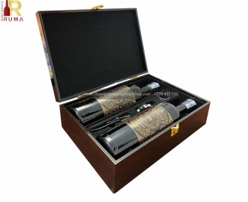 Set quà tặng tết hộp sơn mài 2 chai rượu vang Ý Tolucci 16