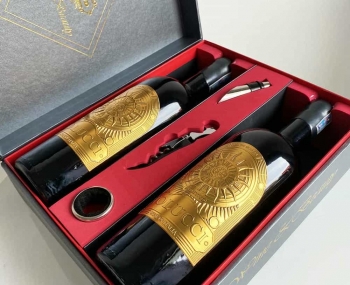 Quà tặng sang trọng 2 chai vang Ý Tolucci 17