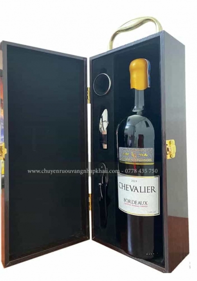 Set quà tặng tết hộp sơn mài 1 chai rượu vang Pháp Chevalier