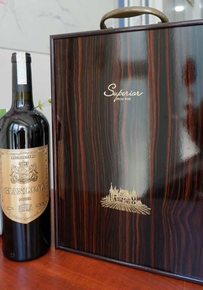Set quà tặng tết hộp sơn mài 2 chai rượu vang Ý Gianluca