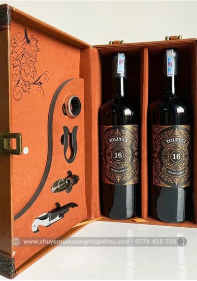Set quà tặng hộp da 2 chai rượu vang Ý Tolucci 16 kèm bộ phụ kiện