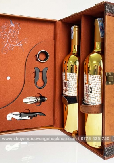 Set quà tặng hộp da 2 chai rượu vang Ý 1933 Topaz kèm bộ phụ kiện