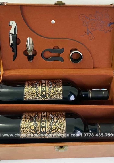 Set quà tặng hộp da 2 chai rượu vang Ý Zeros kèm bộ phụ kiện