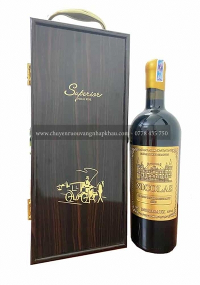 Set quà tặng tết hộp sơn mài 1 chai rượu vang Pháp Nicolas