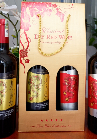 Quà tặng rượu vang giá rẻ Dragon