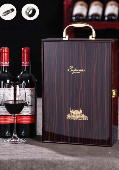 Hộp sơn mài đôi đựng 2 chai rượu vang kèm bộ phụ kiện