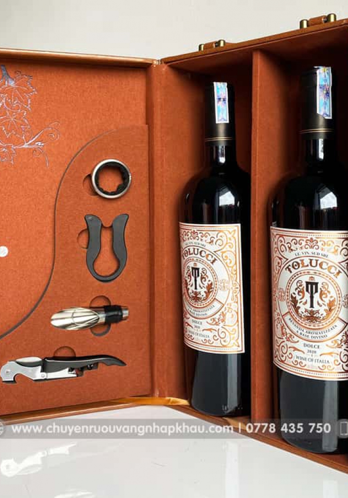 Set quà tặng hộp da 2 chai rượu vang Ý Tolucci Semi kèm bộ phụ kiện