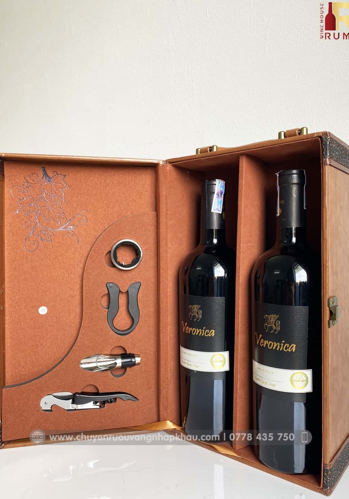 Set quà tặng hộp da 2 chai rượu vang Ý Veronica Semi kèm bộ phụ kiện