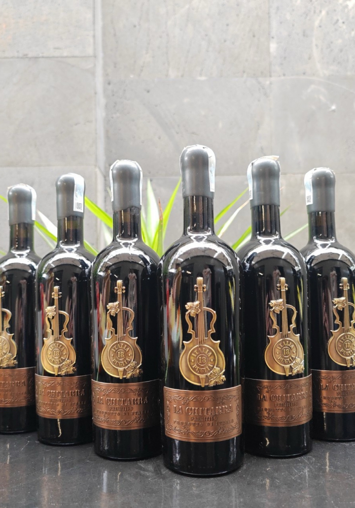 Rượu vang Ý cao cấp La Chitarra (vang cây đàn)