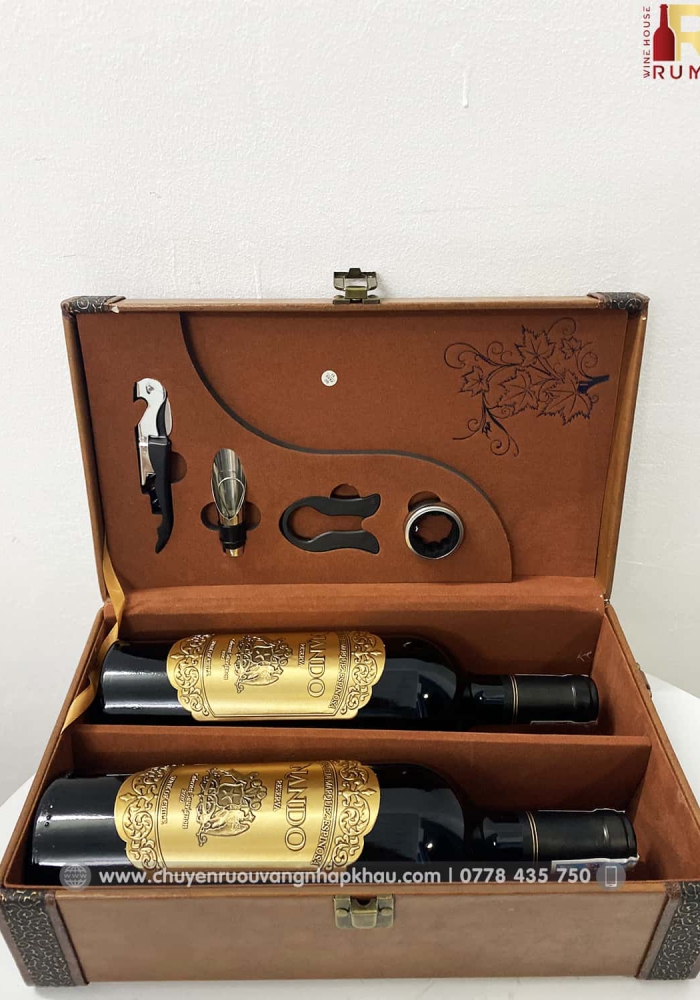 Set quà tặng hộp da 2 chai rượu vang Chile Nando kèm bộ phụ kiện