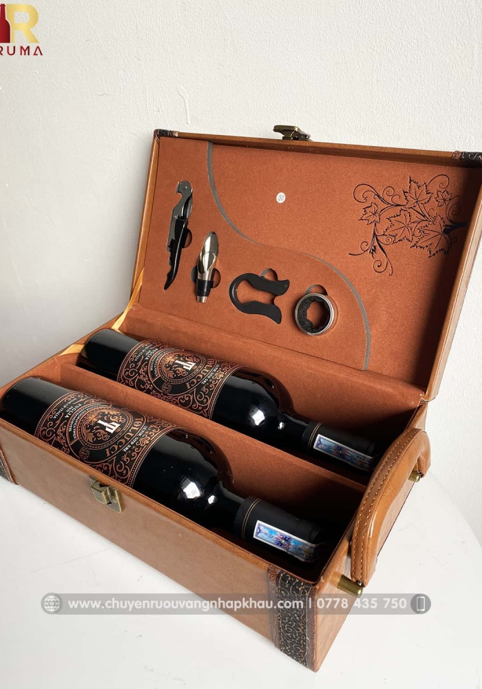 Set quà tặng hộp da 2 chai rượu vang Ý Tolucci 14 kèm bộ phụ kiện