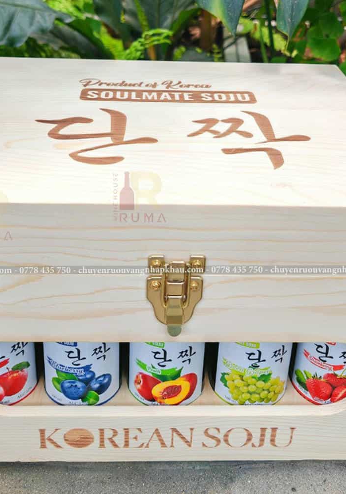 Hộp gỗ đựng 20 chai rượu soju Hàn Quốc