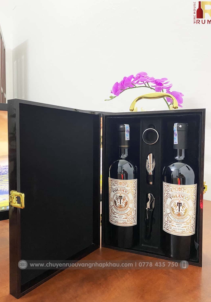 Set quà tặng tết hộp sơn mài 2 chai rượu vang Ý Tolucci Semi