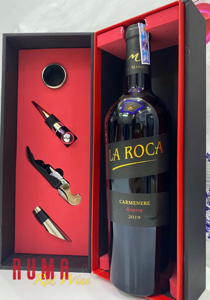 Quà tặng hộp 1 chai rượu vang Chile La Roca Reserva kèm phụ kiện 