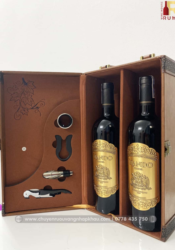Set quà tặng hộp da 2 chai rượu vang Chile Nando kèm bộ phụ kiện