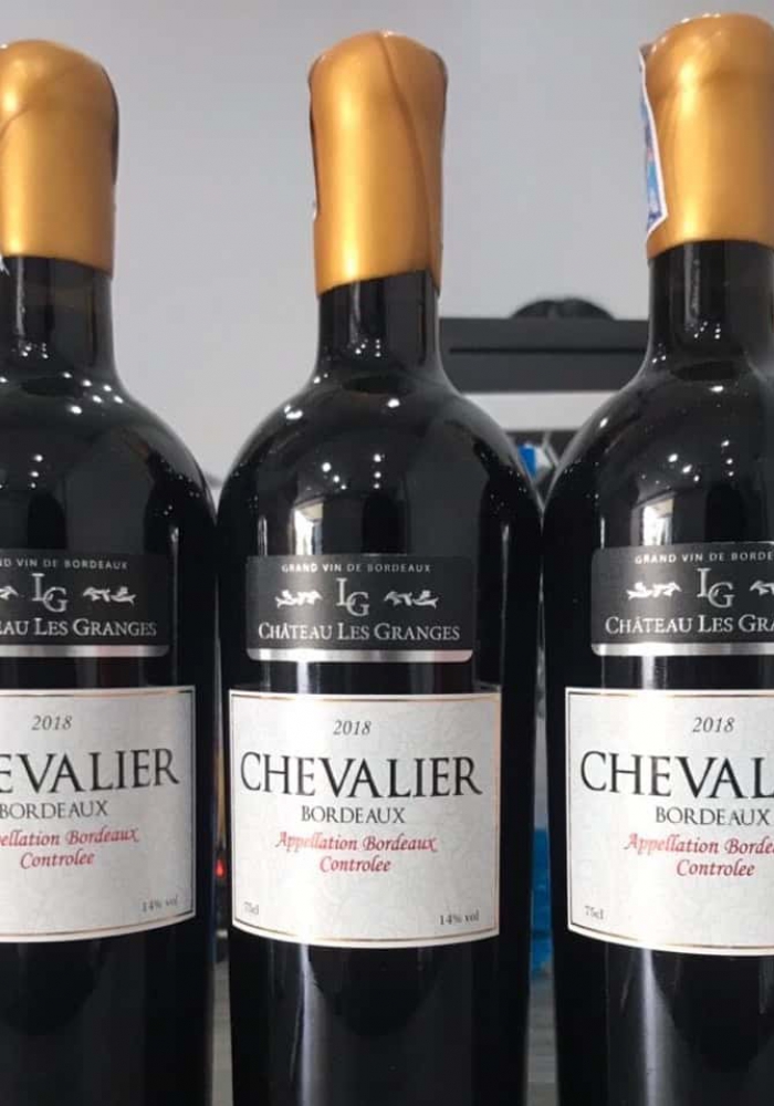 Quà tặng cao cấp 2 chai vang Pháp Chevalier