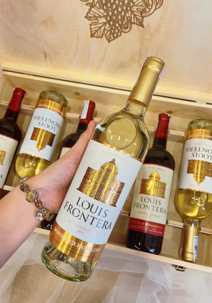 Hộp quà tặng tết rượu vang Pháp Louis Frontera trắng