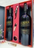 Quà tặng hộp 2 chai rượu vang Chile La Roca Reserva kèm phụ kiện 