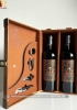 Set quà tặng hộp da 2 chai rượu vang Ý Tolucci 14 kèm bộ phụ kiện