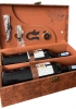 Set quà tặng hộp da 2 chai rượu vang Ý 1933 Rosso kèm bộ phụ kiện
