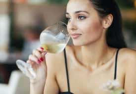 Uống rượu vang có tốt không?